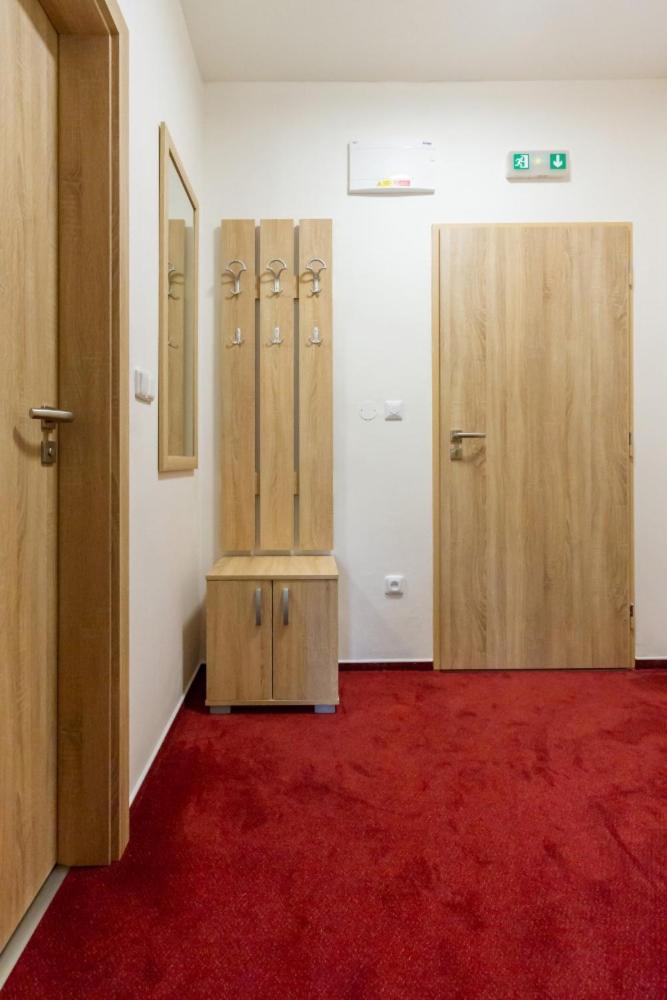Hotel Ungar Свитави Экстерьер фото