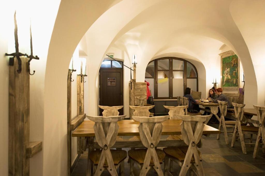 Hotel Ungar Свитави Экстерьер фото